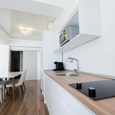 White Tower Privat 503 Apartment *
