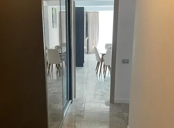 White Tower Privat 503 דירה *